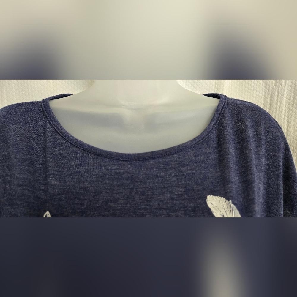 ๐ค SJS Blue Graphic Feather Short Sleeve Tee - Picture 9 of 9